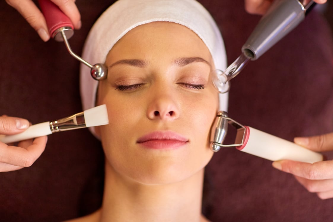 Hydradermie Facial Treatment 